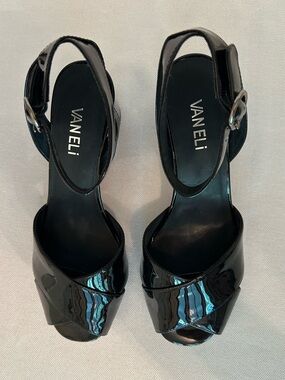 Vaneli Leah Black Patent Leather Block Heel Ankle Strap Sandals NIB